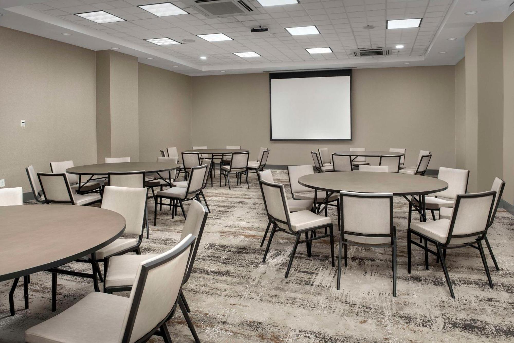 Doubletree By Hilton Chattanooga Hamilton Place Exterior photo